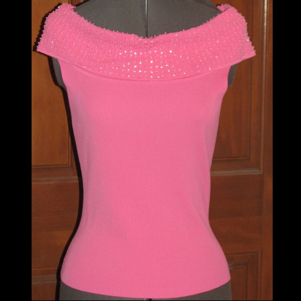AUBERGENE pink off shoulder beaded knit blouse M⚠️🕚